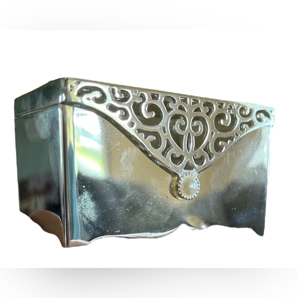 THINGS Remembered Trinket Jewelry Box Silver Tone filigree